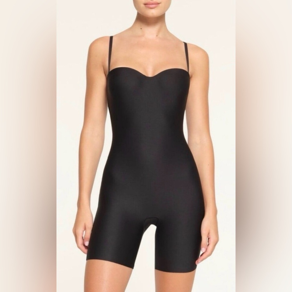 NWOT SKIMS Body Core Sculpt Underwire Bodysuit